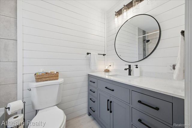 1412 Meadow Green Lane, Linden, MI 48451