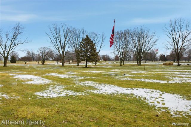 1412 Meadow Green Lane, Linden, MI 48451