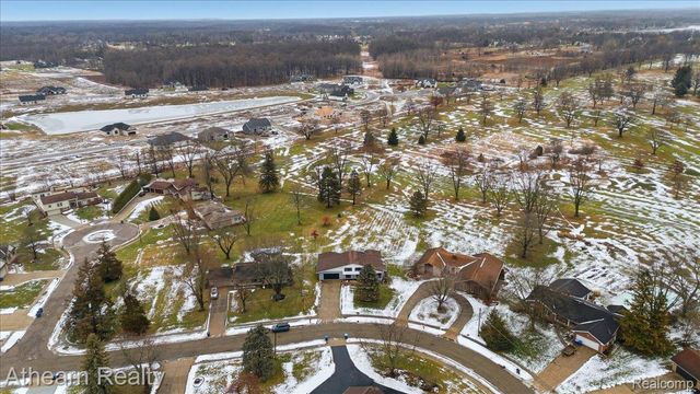 1412 Meadow Green Lane, Linden, MI 48451