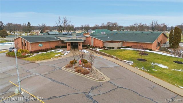 1412 Meadow Green Lane, Linden, MI 48451