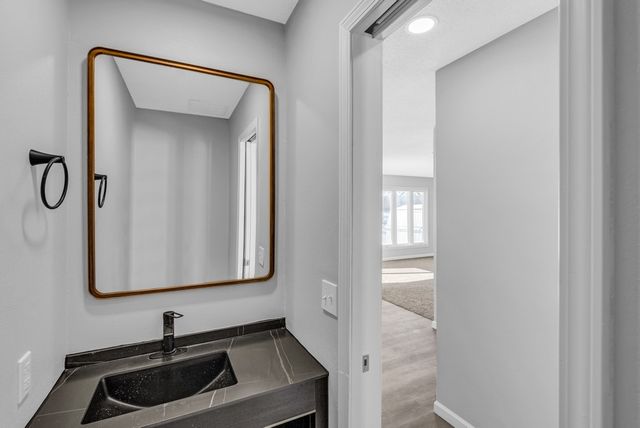 4016 Patricia Drive, Urbandale, IA 50322
