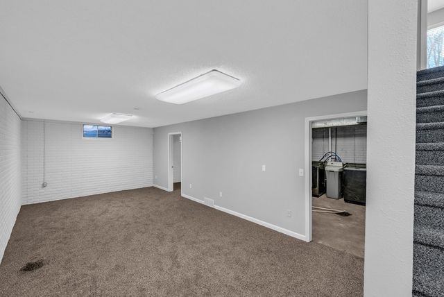 4016 Patricia Drive, Urbandale, IA 50322