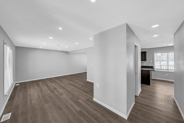 4016 Patricia Drive, Urbandale, IA 50322