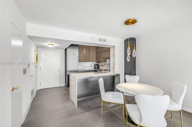 1800 Sunset Harbour Drive 2105, Miami Beach, FL 33139