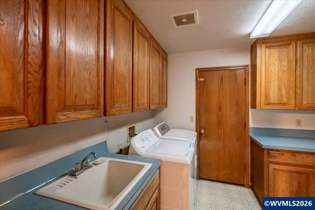 2890 NW Angelica Dr, Corvallis, OR 97330