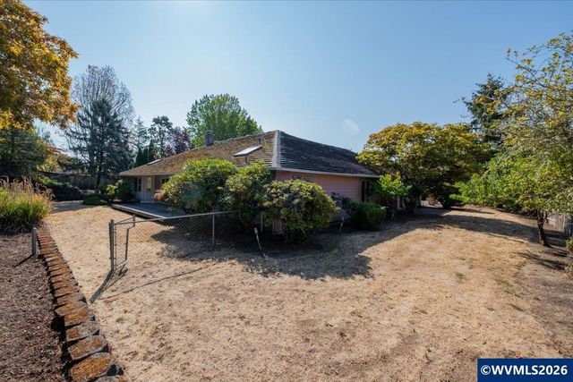 2890 NW Angelica Dr, Corvallis, OR 97330