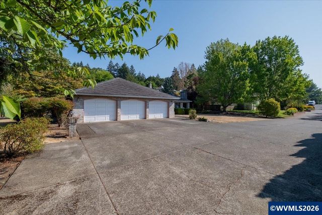 2890 NW Angelica Dr, Corvallis, OR 97330