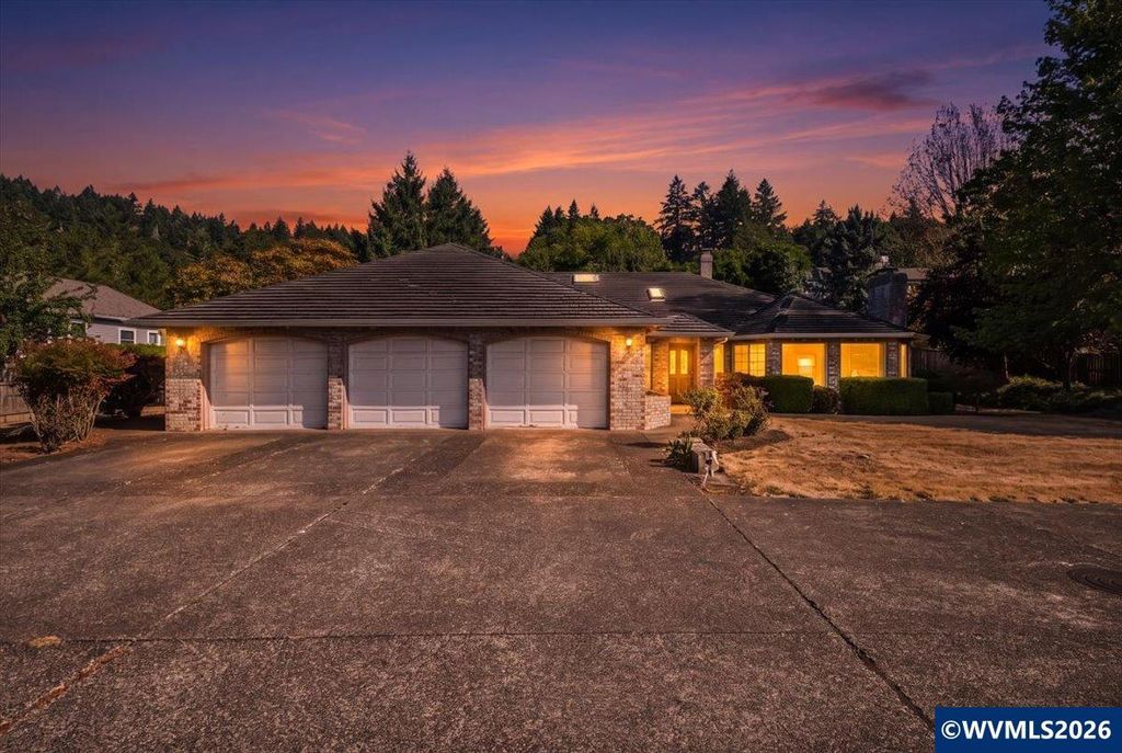 2890 NW Angelica Dr, Corvallis, OR 97330