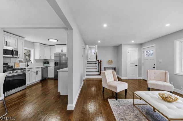 172 Rodney Ave, Franklin Twp., NJ 08873