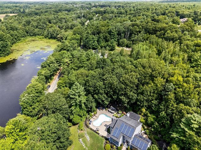1600 West St, Stoughton, MA 02072