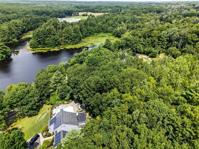 1600 West St, Stoughton, MA 02072