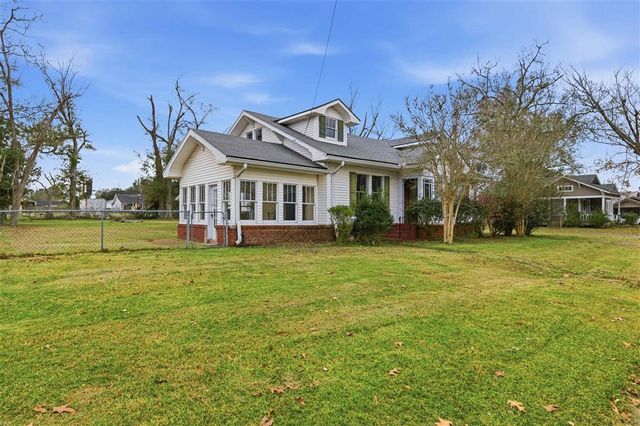 411 Third Street, Dequincy, LA 70633