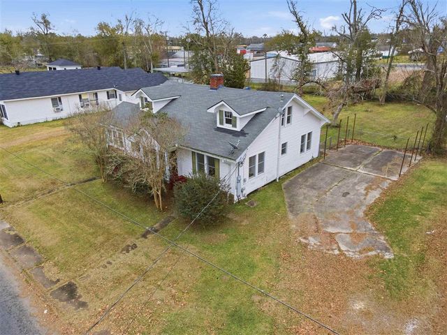 411 Third Street, Dequincy, LA 70633