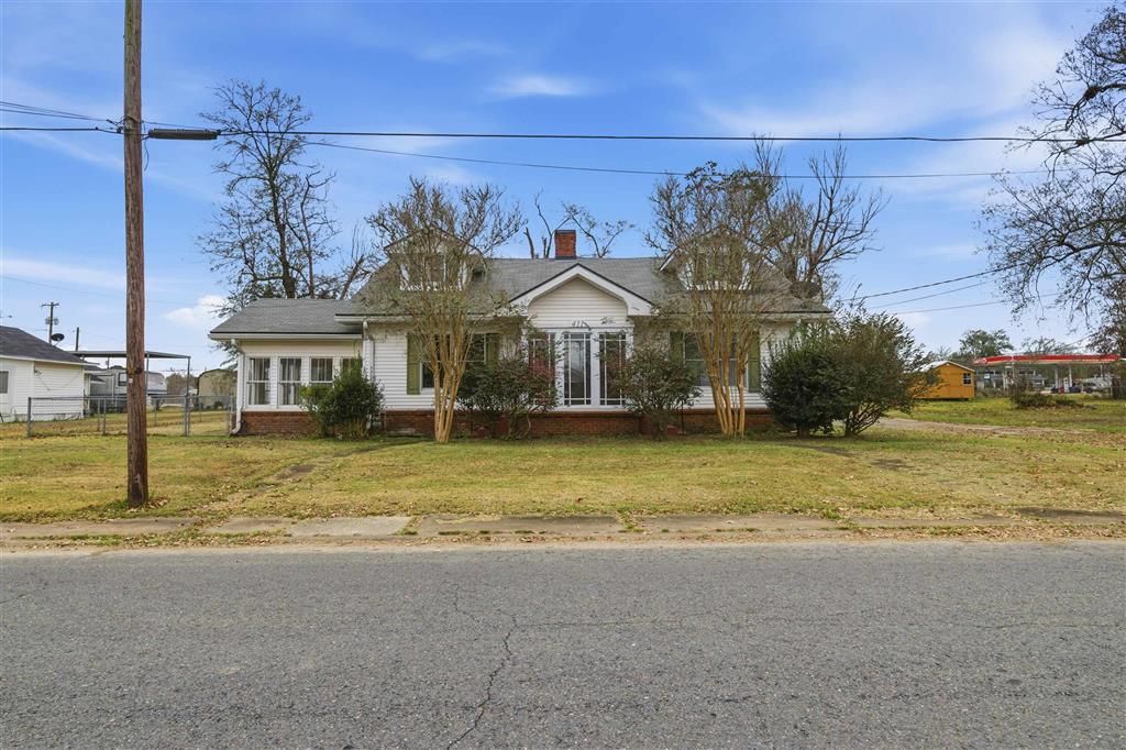 411 Third Street, Dequincy, LA 70633
