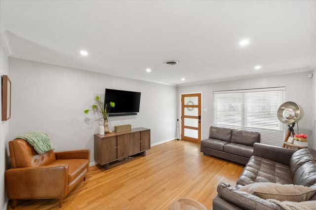 3808 Gaspar Drive, Dallas, TX 75220