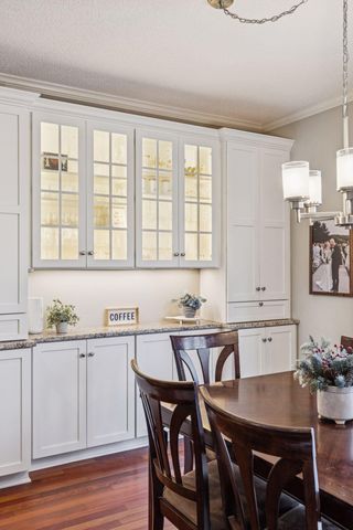 582 Payne Avenue, Saint Paul, MN 55130