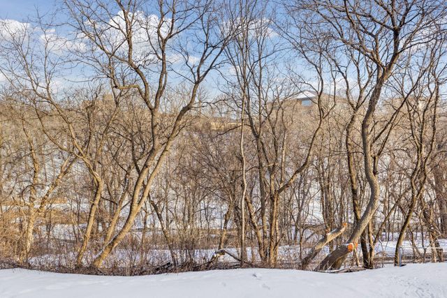 582 Payne Avenue, Saint Paul, MN 55130