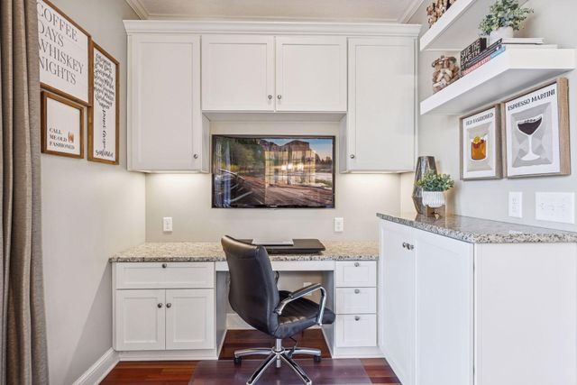 582 Payne Avenue, Saint Paul, MN 55130