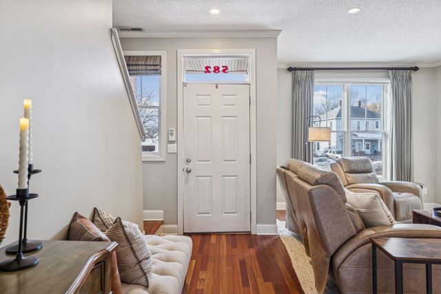 582 Payne Avenue, Saint Paul, MN 55130