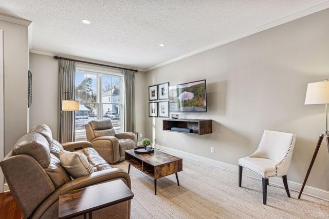 582 Payne Avenue, Saint Paul, MN 55130