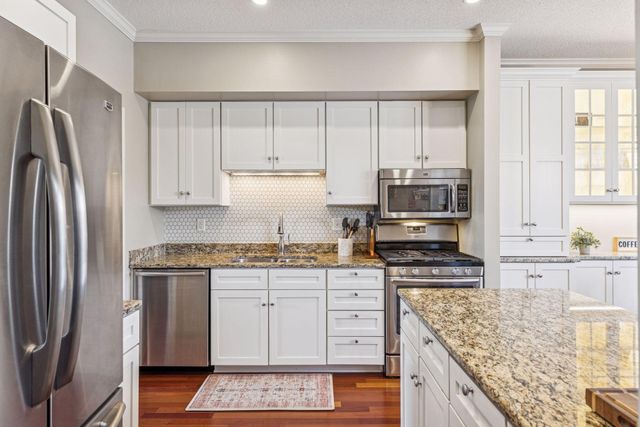 582 Payne Avenue, Saint Paul, MN 55130