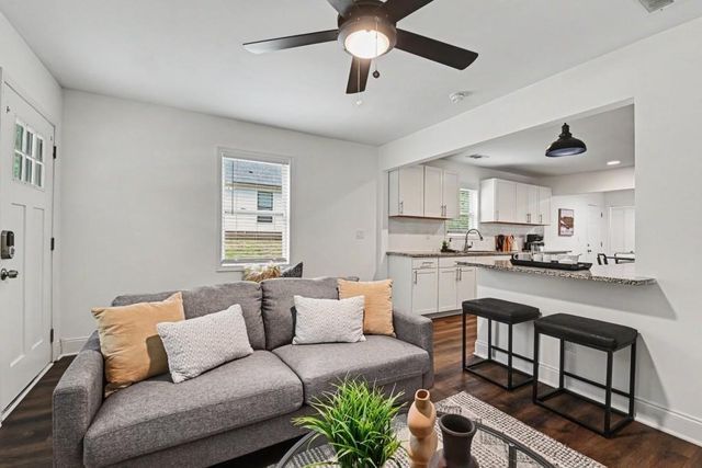 678 Commercial, Atlanta, GA 30318