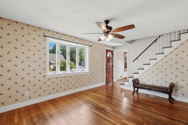 40 Theresa Court, Manchester, NH 03103