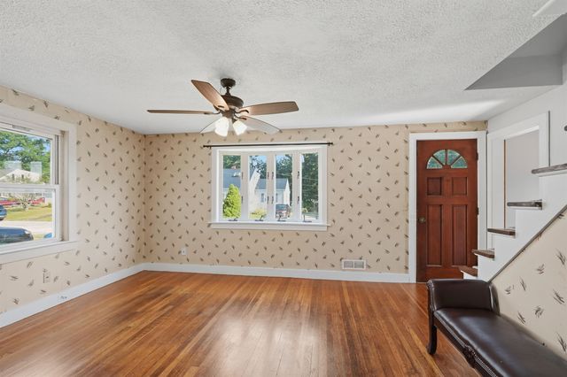 40 Theresa Court, Manchester, NH 03103