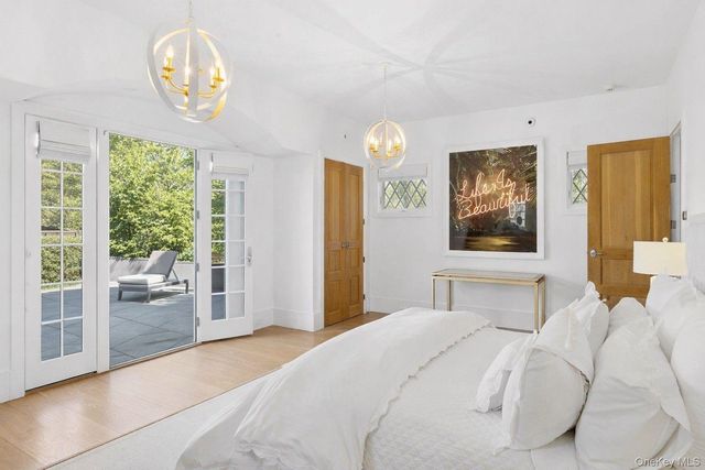 123 Abrahams Path, East Hampton, NY 11937