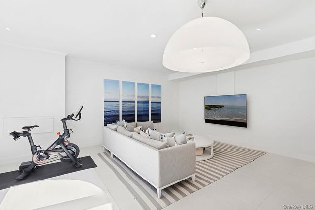 123 Abrahams Path, East Hampton, NY 11937