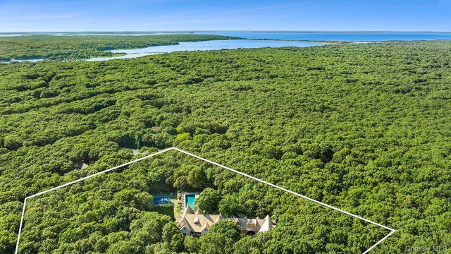 123 Abrahams Path, East Hampton, NY 11937