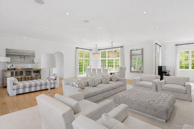 123 Abrahams Path, East Hampton, NY 11937