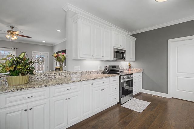 1702 Gordon Ln, Lawrenceburg, TN 38464