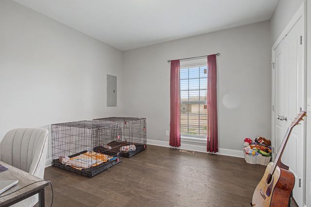 1702 Gordon Ln, Lawrenceburg, TN 38464