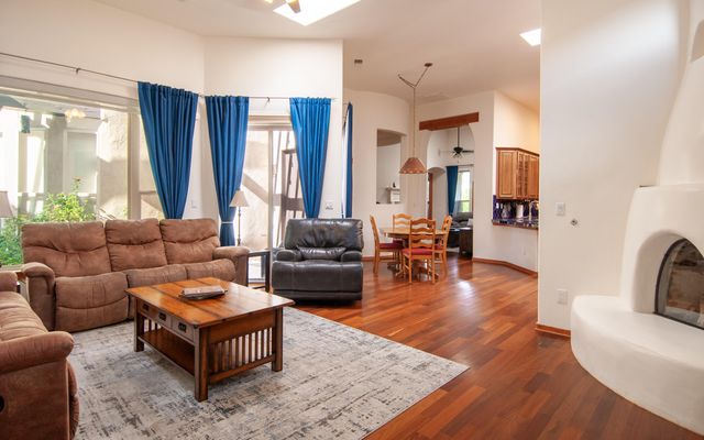 6212 Buffalo Hills Drive NE, Albuquerque, NM 87111