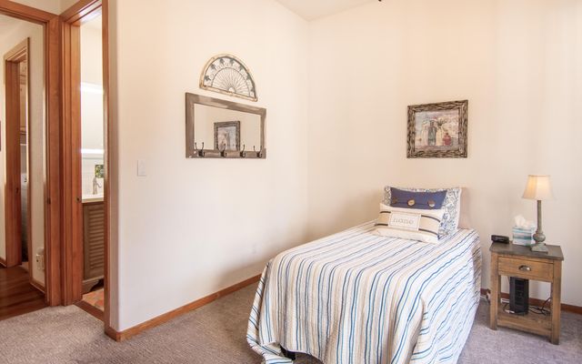 6212 Buffalo Hills Drive NE, Albuquerque, NM 87111