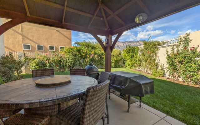 6212 Buffalo Hills Drive NE, Albuquerque, NM 87111