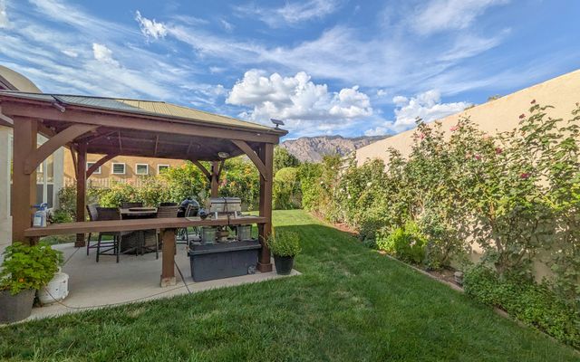 6212 Buffalo Hills Drive NE, Albuquerque, NM 87111