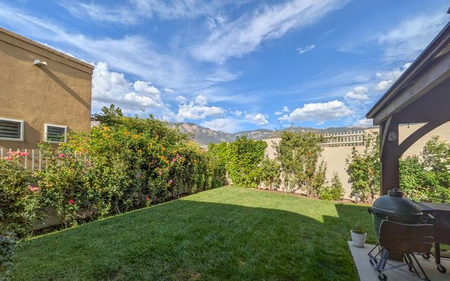6212 Buffalo Hills Drive NE, Albuquerque, NM 87111