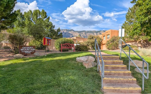 6212 Buffalo Hills Drive NE, Albuquerque, NM 87111