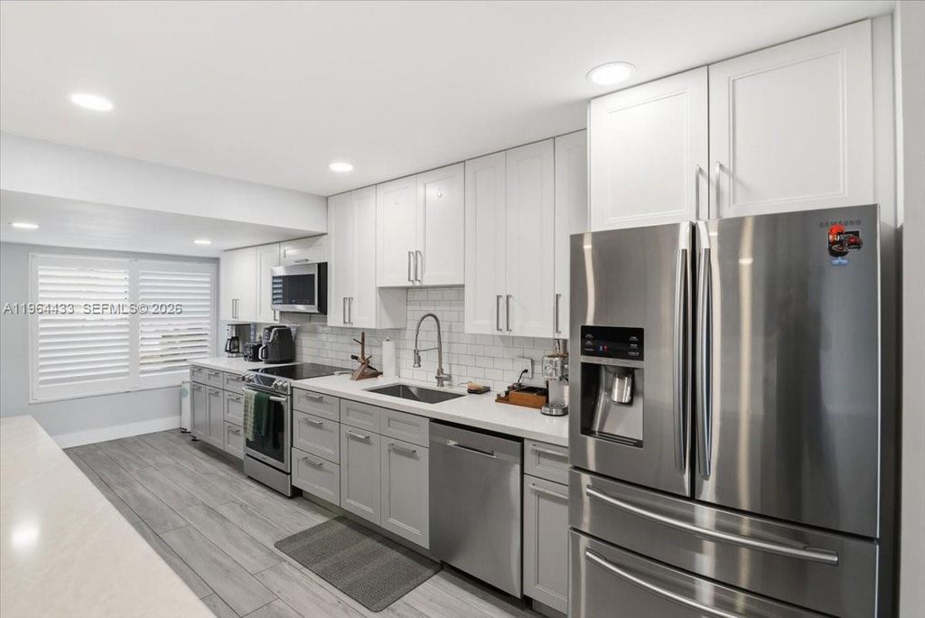 958 Mockingbird Ln 514, Plantation, FL 33324