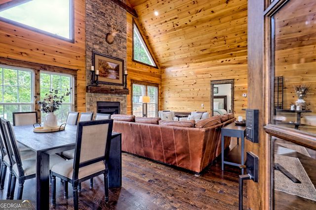 63 Redwood Lane, Tiger, GA 30576