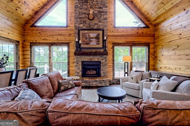 63 Redwood Lane, Tiger, GA 30576