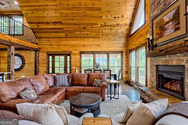 63 Redwood Lane, Tiger, GA 30576