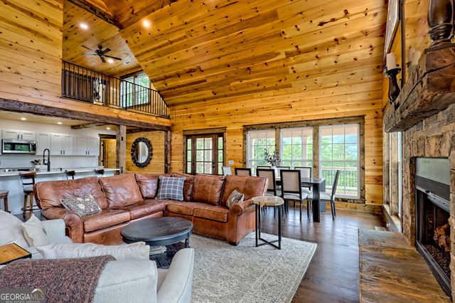 63 Redwood Lane, Tiger, GA 30576