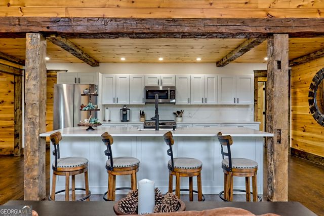 63 Redwood Lane, Tiger, GA 30576