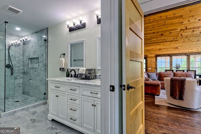 63 Redwood Lane, Tiger, GA 30576