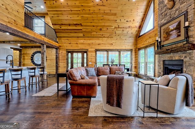 63 Redwood Lane, Tiger, GA 30576