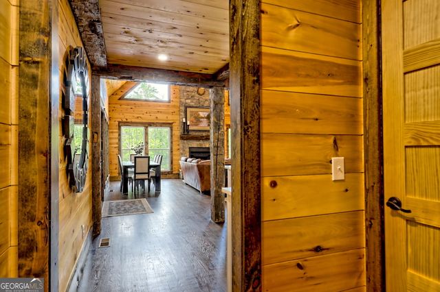 63 Redwood Lane, Tiger, GA 30576