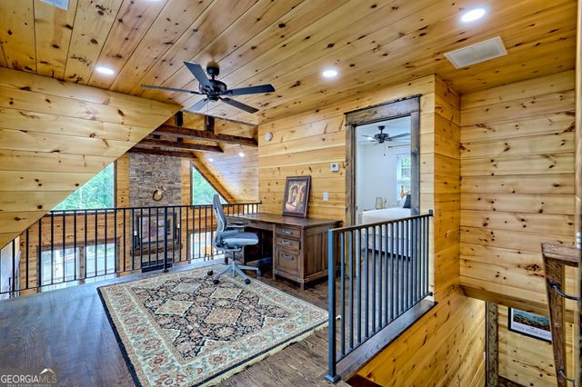 63 Redwood Lane, Tiger, GA 30576